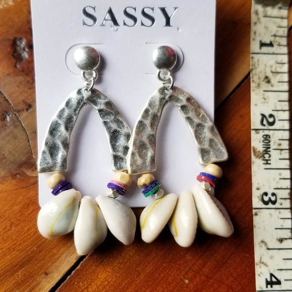Silvertone Cowrie Shell Earrings - Picture 4 of 4